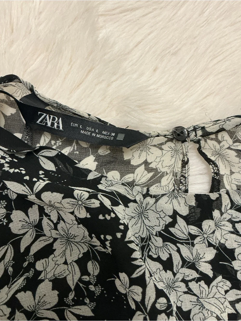 Zara-  Black and White Floral Sheer Long-Sleeve Crop Top - Picture 2 of 9